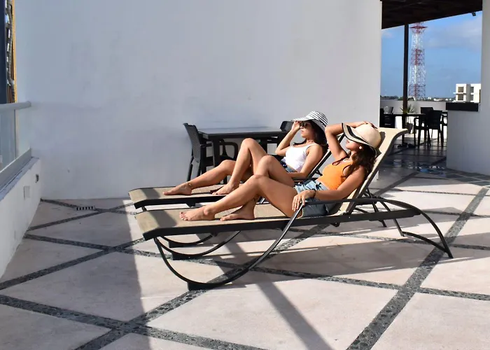 Hotel Illusion Xpress Downtown Playa