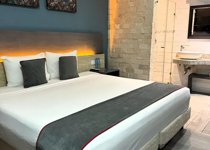 Hotel Illusion Xpress Downtown Playa